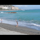 Entweder ist das Wasser wärmer als wir vermuten oder es handelt sich um kälteresistente Touristen, z. B. aus UK